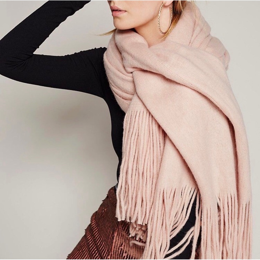 Free People Oversized Scarf Womens OS Pink Excellent Fringe Brushed Knit Wrap